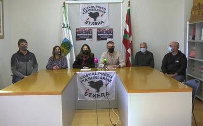 Aiztondoko udal ordezkariek presoen eskubideen aldeko  manifestazioan parte hartzeko deia egin dute