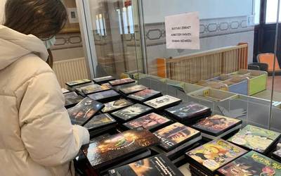 Liburuak eta DVDak doan banatzen ari da egunotan Orioko udal liburutegia