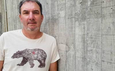 "COVID ziurtagiria erakutsita, maskara jantzita eta eserita egongo diren ikusleei emanaldi bat debekatzea ez da soluzioa"