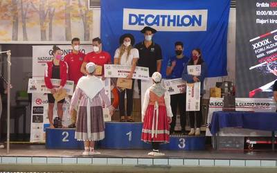 Simona Kubová eta Hugo González de Oliveira, Ordiziako  Nazioarteko Gabonetako Igeriketa Lehiaketan txapeldun