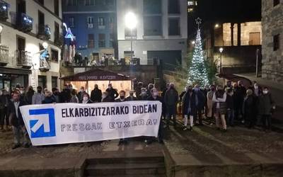 Presoak "etxean eta bizirik" nahi dituztela aldarrikatu dute urteko azken elkarretaratzean