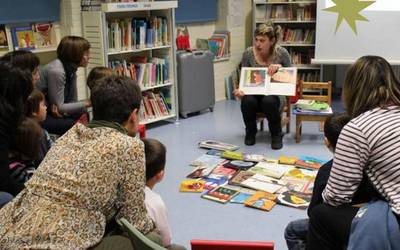 Haur eta gurasoek literaturaz gozatzeko txokoa izango dute hiru saiotan zehar