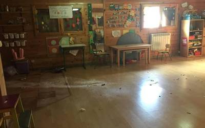 Atxondoko ludoteka kaltetu eta emakumeen kontrako pintadak egin dituztela salatu dute