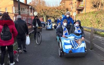 'Bizikletan Adinik Ez' ekimenari esker, herriko kaleak bizikleta gainean bisitatzen