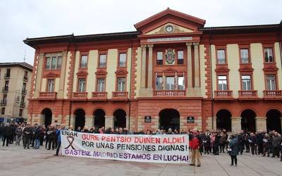 Pentsiodunek elkarretaratzera deitu dute urtarrilaren 15erako