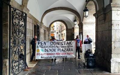 Pentsiodunek kalean jarraitzen dute, laugarren urtez