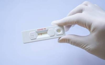 Larunbat honetatik aurrera, gehienez 2,94 eurokoa izango da antigeno test bakoitzaren prezioa