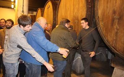 Aurten ere mahaian dastatu beharko da sagardo berria