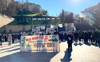 Pentsioak aurrekontu orokorretan legez blindatu arte borrokan segituko dute