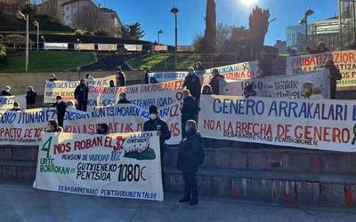 Pentsioak aurrekontu orokorretan legez blindatu arte borrokan segituko dute