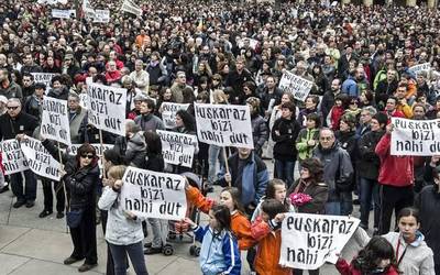 Euskara despolitizatu?