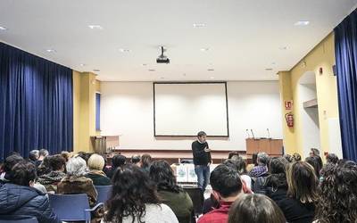 "Giroak" hezkuntzan duen pisuaz hausnartuko dute Hezkuntza Jardunaldietan