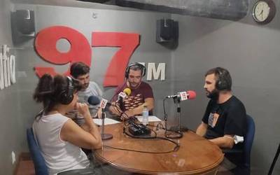 Arkaitz Otazua Aboitiz eta Iñaki Fernández de Nograro oroitzeko irrati saioa egin du Etxebarrieta Memoria Elkarteak