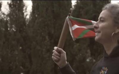 22. korrikak badu abestia: 'Hitzekin'