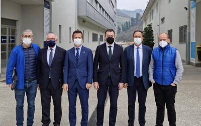 Eusko Jaurlaritzako eta Galiziako Hezkuntza sailetako ordezkariak izan dira Miguel Altuna ikastetxean