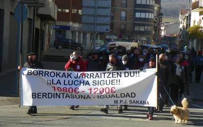 Eskaerak ez du etenik: pentsioak, duinak eta publikoak