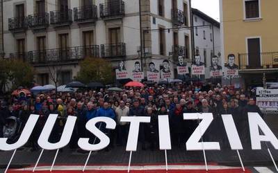 Altsasu Gurasoak: "Mila esker bihotz-bihotzez"