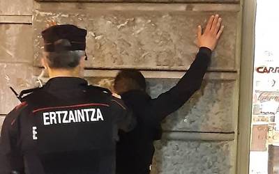 Lapurretak egiten zituen talde bateko bi kide atxilotu dituzte Urkabustaizen