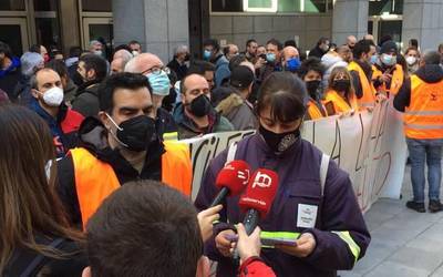 Metalaren sektoreko grebalari auziperatuak babestu dituzte Artiach eta Tubacexeko hainbat langilek