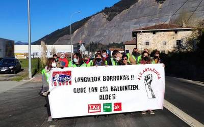 Otsailaren amaierara arte luzatuko dituzte lanuzteak Artiacheko langileek, gutxienez