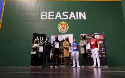 Igandean ospatuko da emakumeen binakako pilota txapelketa Beasainen