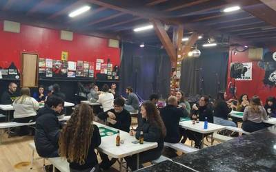 Giro ederra izan da gaztetxean, 'Amama xahar' txapelketan