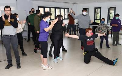 Sormena eta askatasuna landu, dantzaren eta musikaren laguntzarekin