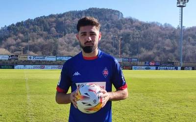 Peru Nolaskoain: "Banuen gogoa berriro protagonista sentitzeko futbol talde batean"