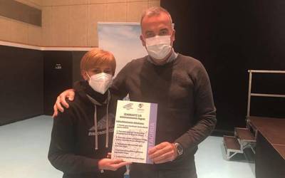 Marea Urdina elkarteak ziurtagiriak banatu ditu
