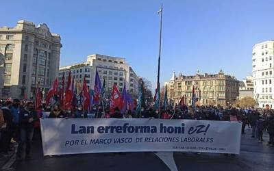 "Aiaraldean eta Euskal Herrian egin dezagun posible! Lan erreforma honi ez!"