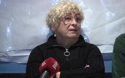 "Murmurioa nuen bihotzean, sudurra lehertuta, aurpegia kolpeengatik hazita, behatz txikia apurtuta, erredurak..."