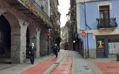Maskara aire zabalean erabiltzeko derrigortasuna bertan behera, bihartik