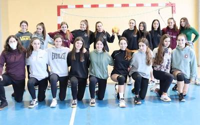 Klub bereko bi talderen arteko derbia, domekan Iturripen