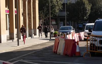 Hasi dira jada Oriamendi kalea eta erauskin plaza eraberritzeko lanak