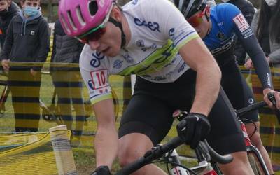 Iñaki Guaresti Euskal Selekzioarekin lehiatzen ari da Iparralden