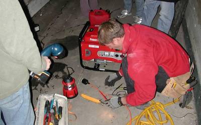 Instalatzaile eta mantentzaile elektriko industriala