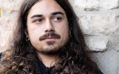 «Rock musika jotzea ozeano batean igeri egitea bezalakoa da»