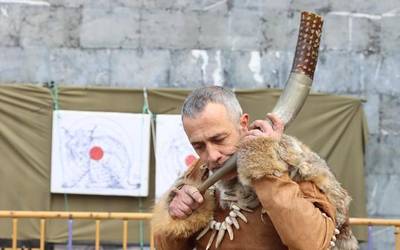 Arbaso neandertalen gaineko tailerra, argazkitan