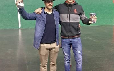 Aritz Lertxundik jantzi du gomazko paletako Gipuzkoako bigarren mailako txapela