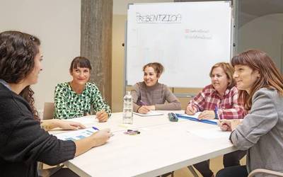 Adikzioen menpekotasuna prebenitzeko saioak Zornotzako Guraso Eskolan