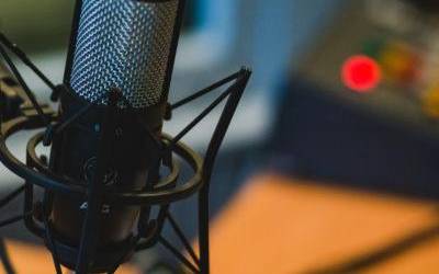 Polemika sortu da Joe Rogan podcast sortzailearen iritzietatik abiatuta.
