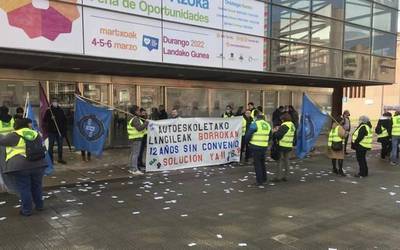 Bizkaiko autoeskolek grebari eutsiko diote 29 greba egun eta "patronalaren erantzun ezaren aurrean"