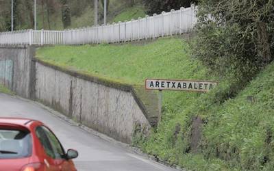 Eremu gorritik irten da Aretxabaleta