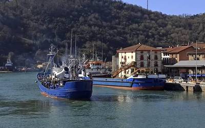 Arrantzaleak atera dira berdeletara