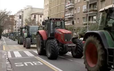 Nekazarien protestak bete-betean eragin dio Iruñeko erdiguneari