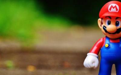 Super Mario 64: margolanak, txapelak eta hiru dimentsioen askatasuna