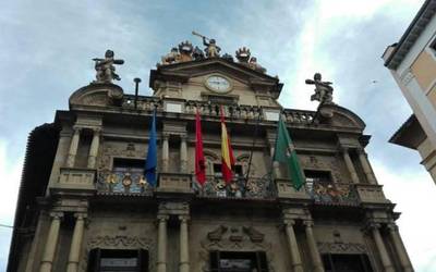 Arrosadian merkataritza gune handi berria egitea onartu dute Navarra Sumak eta PSNk