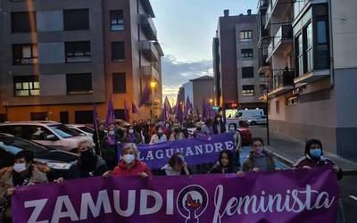 Feminismoa, indartsu kalean