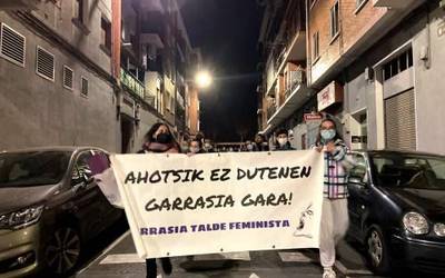 Manifestazioa eta argazkia ateratzea Sondikan