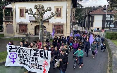 Gizonezko bat atxilotu dute Abadiñon bere bikotekidea erasotzeagatik